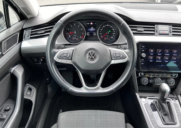 Volkswagen Passat cena 95900 przebieg: 77833, rok produkcji 2019 z Bogatynia małe 781